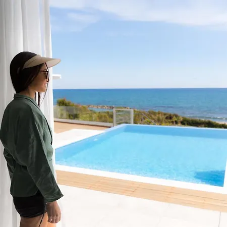 וילה Mediterranean Dream Beachfront *