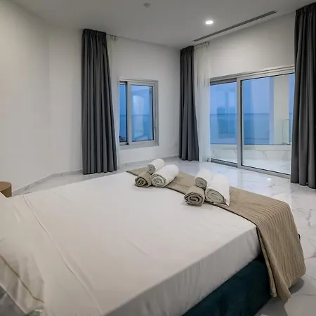 וילה Mediterranean Dream Beachfront לרנקה