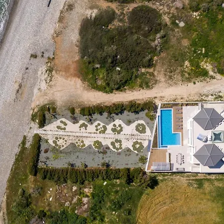 Mediterranean Dream Beachfront * Larnaca