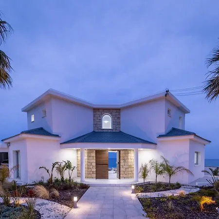 Villa Mediterranean Dream Beachfront Larnaca