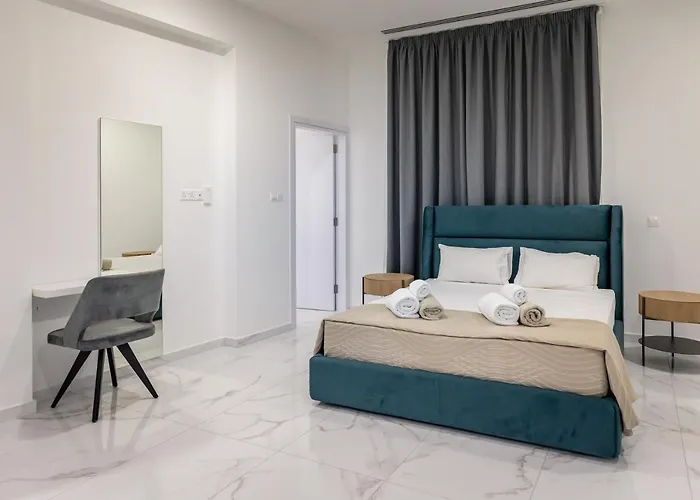 Mediterranean Dream Beachfront Vila *