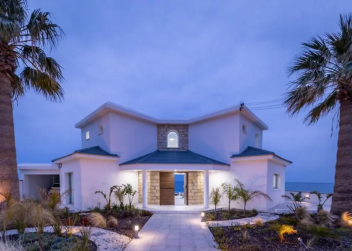 Villa Mediterranean Dream Beachfront Larnaca