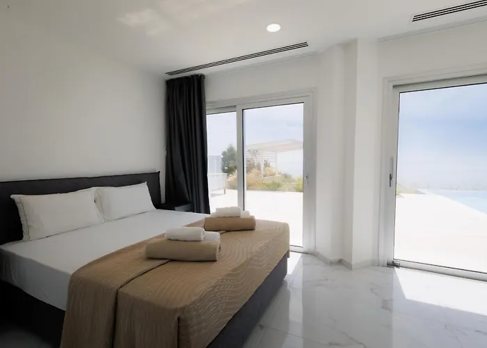 Mediterranean Dream Beachfront * Larnaca