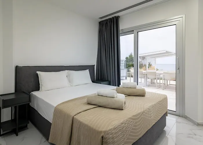 Mediterranean Dream Beachfront Vila