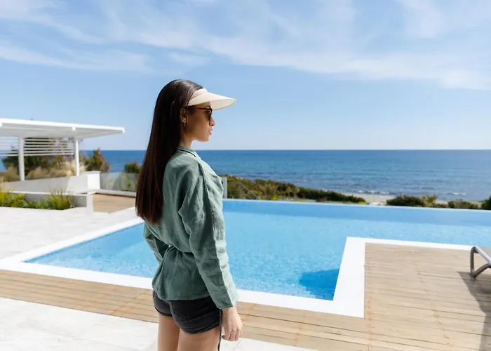 Mediterranean Dream Beachfront Vila *