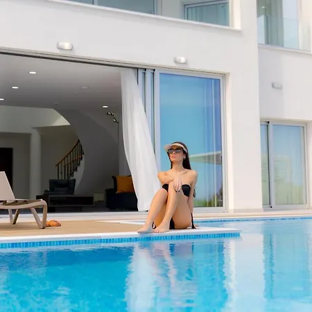 Villa Mediterranean Dream Beachfront *